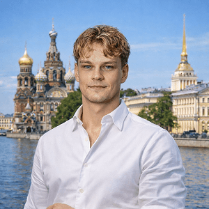 <b>Максим Белов</b>